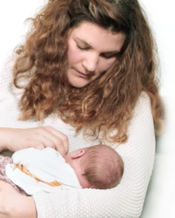 Humana Hebammentipps Stillen - Mutter mit Säugling